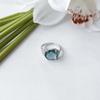 Bague en argent avec topaze London Blue, poids du produit 3,48 g (2151791)