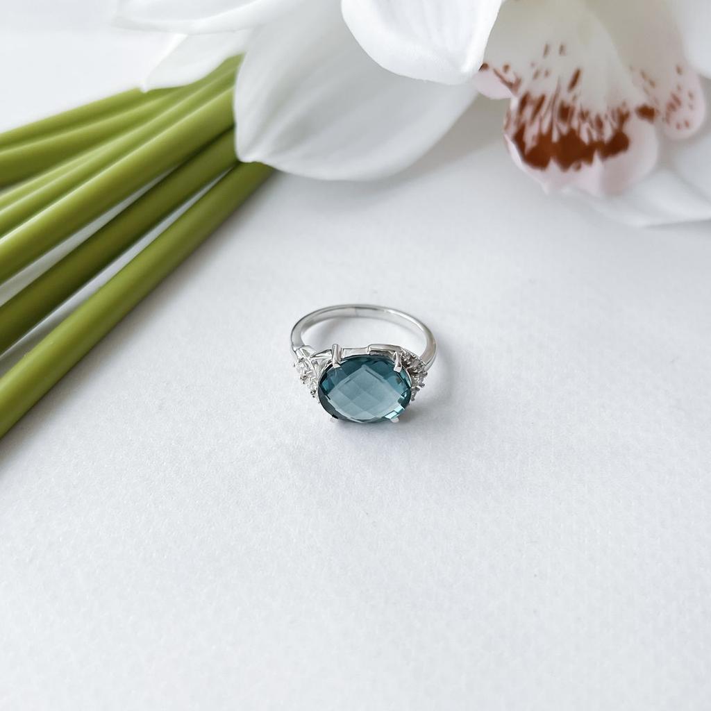 Bague en argent avec topaze London Blue, poids du produit 3,48 g (2151791)