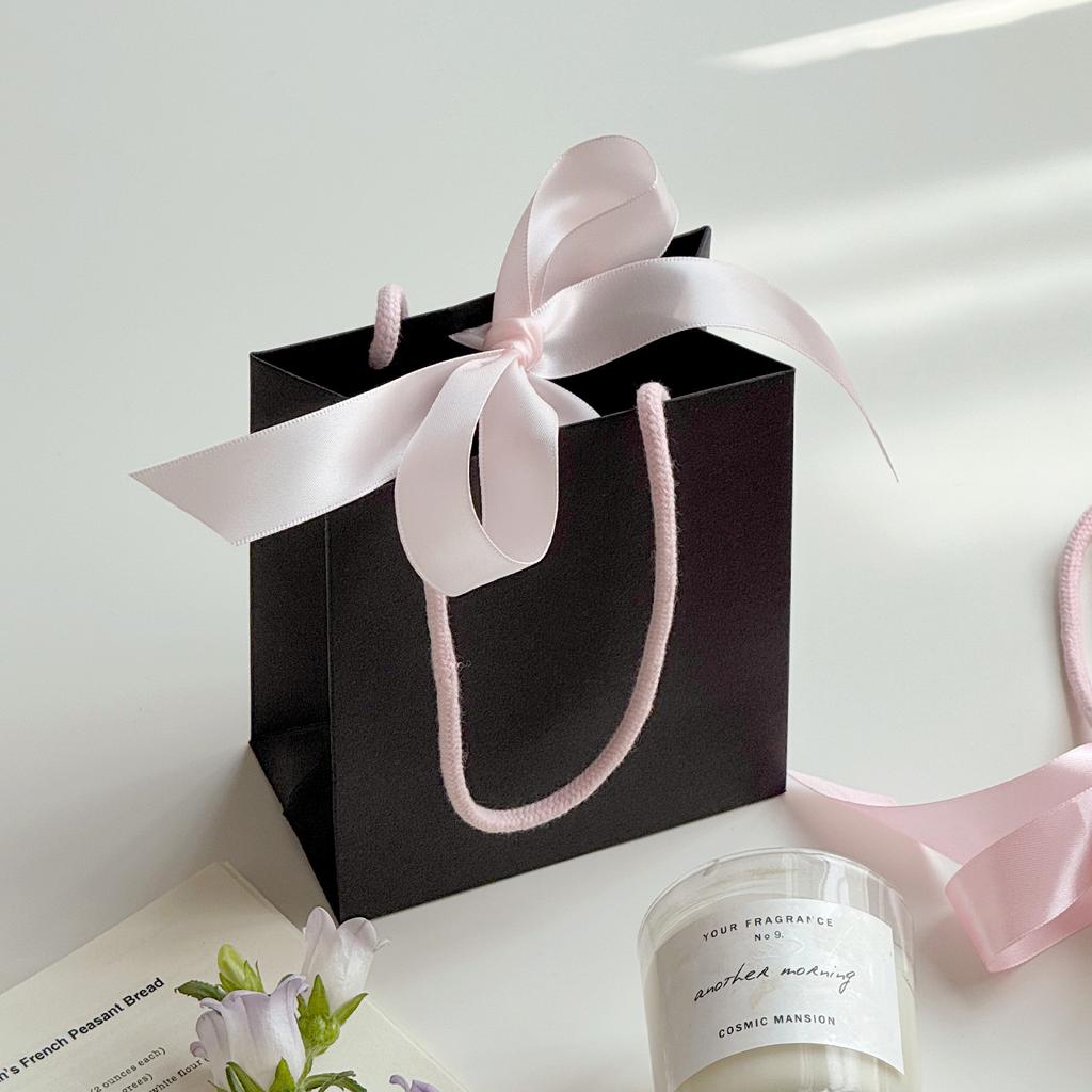 Small Business Accept Art Paper Material Luxury Gift Paper Bag Green Color Bows Handle Custom Paper Bag With Personal Logo Print