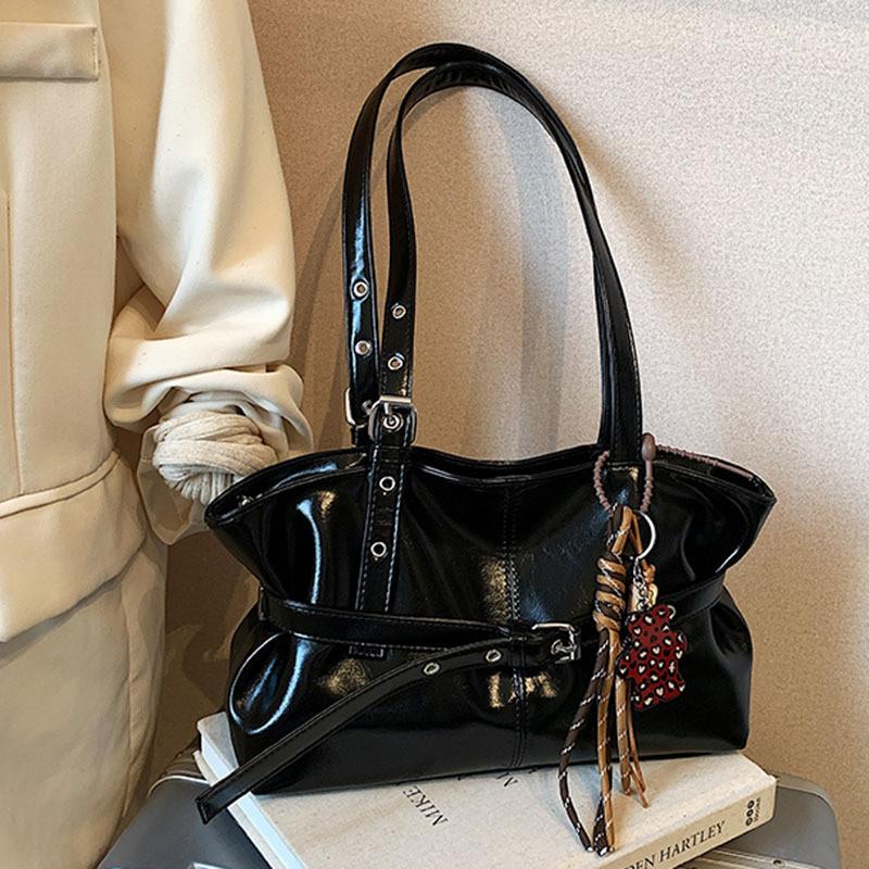IELGY Ladies Underarm Bag Retro Large Capacity Autumn Winter Casual Pleated One-Shoulder Commuter Bag