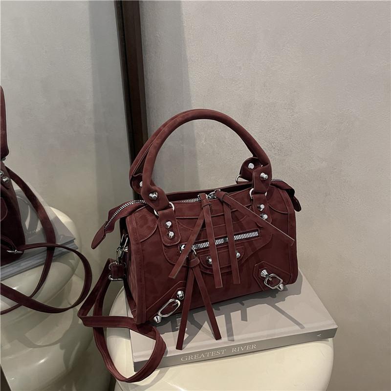 Vintage Wildleder Mini-Motorradtasche für Damen, Retro-Henkeltasche mit Schultergurt, Modische Schnallen-Tragetasche, Kleine Handtasche mit verstellbarem Riemen