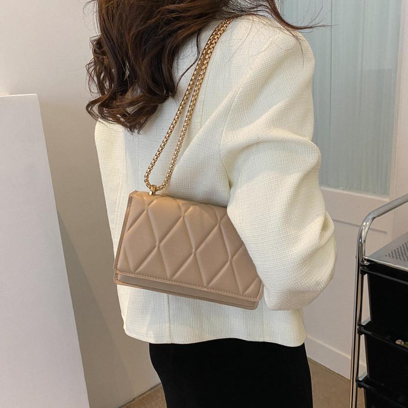 Stylish Small Square Crossbody Bag For Women With Trendy Chain Strap And Casual Design
