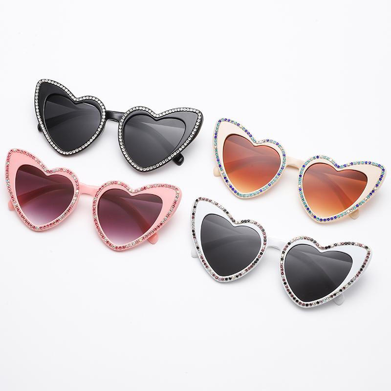Heart Sunglasses Women Summer Outdoor Cat Eye Diamond Decoration Personality Y2K Sun Glasses Classic Eyewear Female Shades
