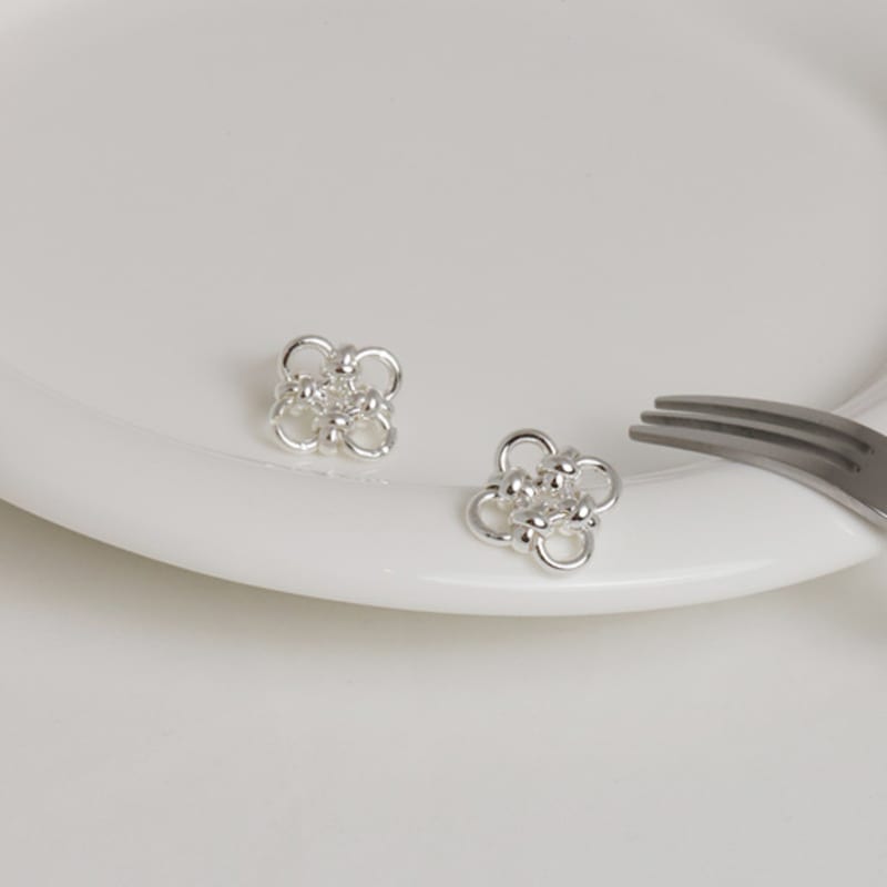 apple pie order Lucky Clover Chain E.