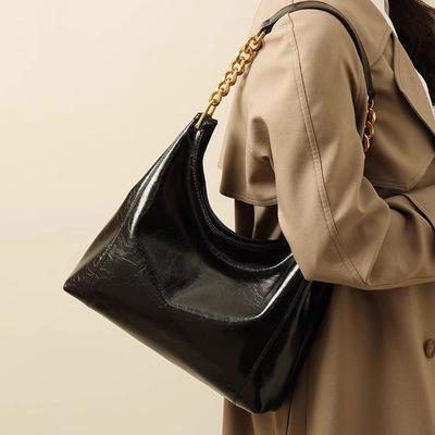 Large-capacity Black Chain Underarm Tote Bag, Women's Commuter Single-shoulder Crossbody Bag for Spring and Summer