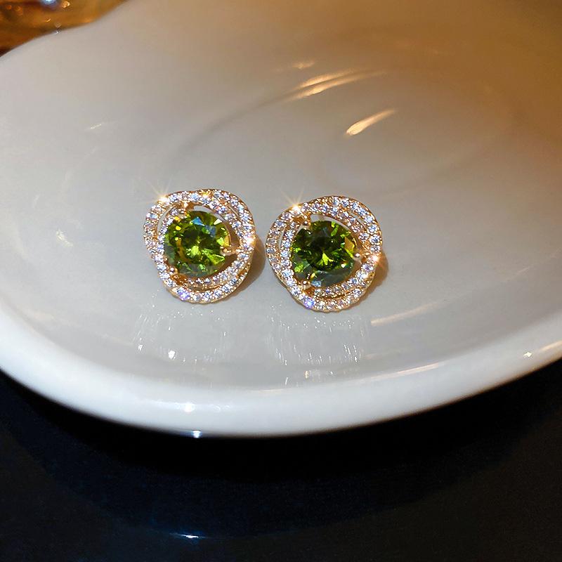 Flower hollow earrings French retro light luxury stud earrings niche temperament versatile earrings women