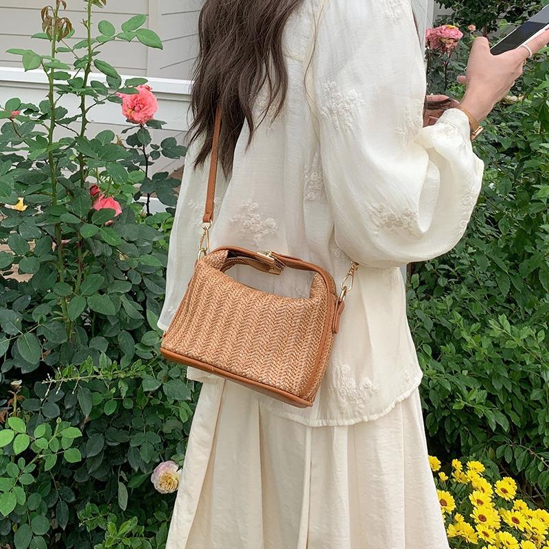 Summer Straw Woven Small Bag Casual Women's Bag Vacation Hand-held One-shoulder Crossbody Bag Trend