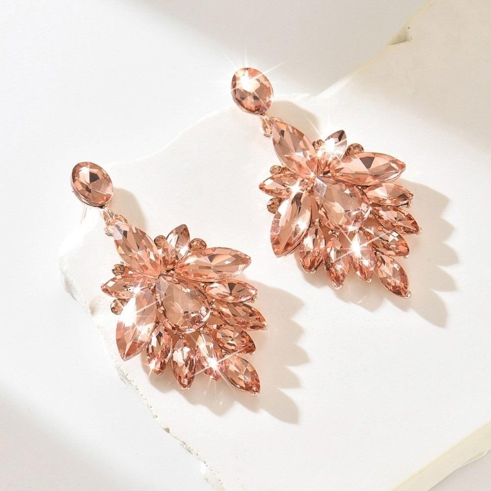 

1 Pair Luxury Retro Flower Earrings Art Festival Style Elegant Glass Earrings Shining Socialite Earrings for Women розовый