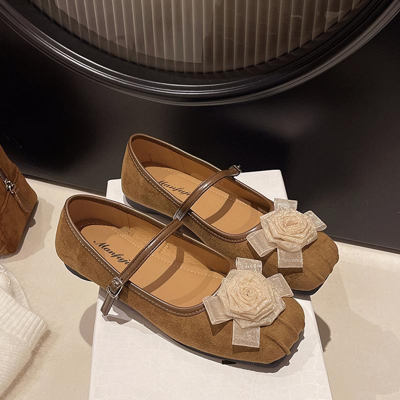 

Gentle fairy wind single shoes female 2025 spring and autumn new French new Chinese style elegant flower shallow mouth Mary Jane women s shoes 35 жёлтый