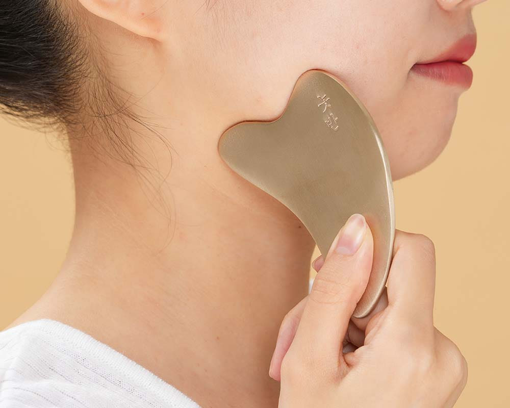 NOTBAN Korean Bangjja Yugi Heart Guasha Facial Lifting Tool 1P