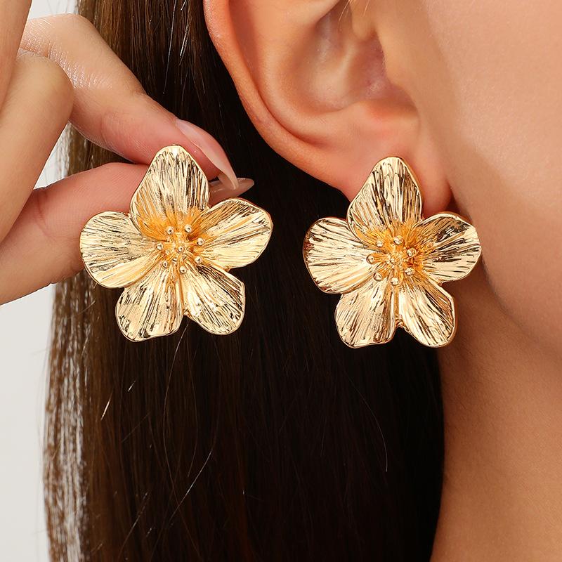 Vintage Metal Gold Color Flower Big Earrings for Women Fashion Floral Statement Earrings Jewelry Gift
