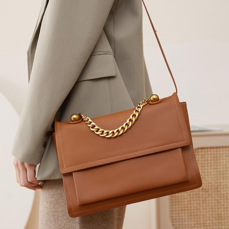 Guangzhou High-end Mail Carrier Bag New Niche Fashion Messenger Bag Trendy Large Capacity Women
