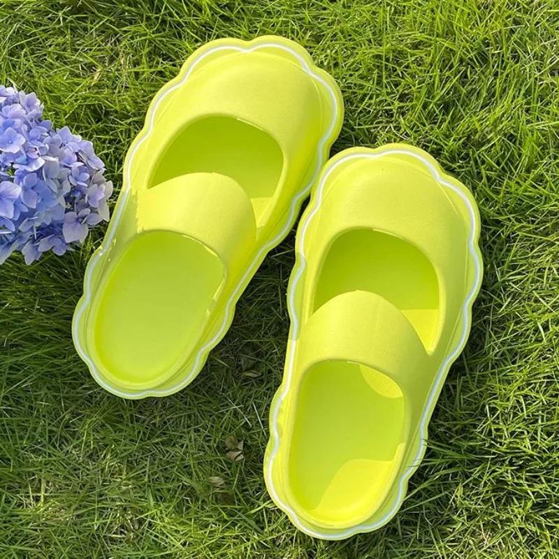 Fashion Women Summer Slippers Flower Cute Beach Mary Janes Sandals Eva Non Slip Outdoor Clouds Slides Mules Shoes Women Sandals