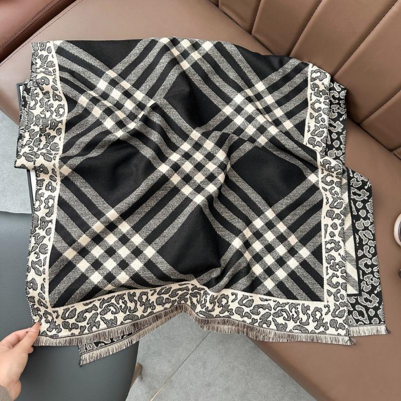 Autumn New Versatile Maillard Plaid Jacquard Scarf Women's Fashion Warm and Cold Scarf with Decorative Shawl
