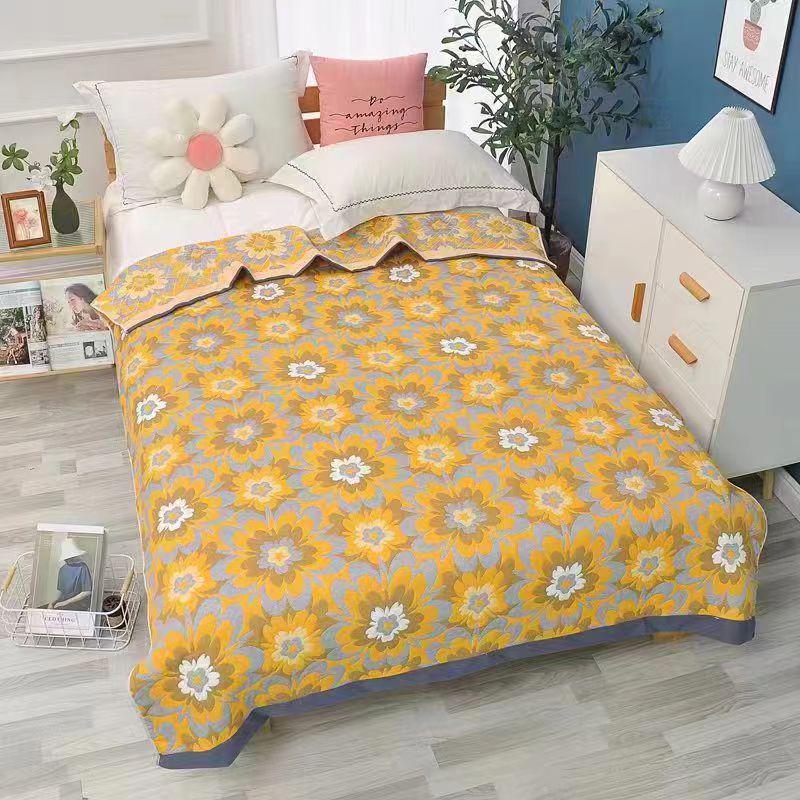 Washable Thickened Cotton-Polyester Floral Blanket Coverlet for All Seasons