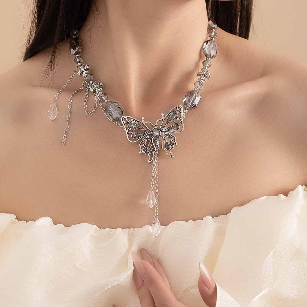 Ethnic Style Collarbone Chain Women'S Heavy Industry Retro Crystal Butterfly Fringed Necklace Temperament High-End Fashion Accessories