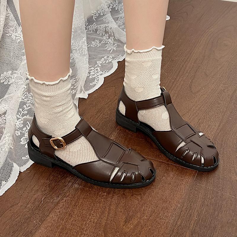 

Japanese Baotou pig cage roman hollow sandals women s 2025 spring and autumn new woven small leather shoes Mary Jane single shoes 36 бежевый
