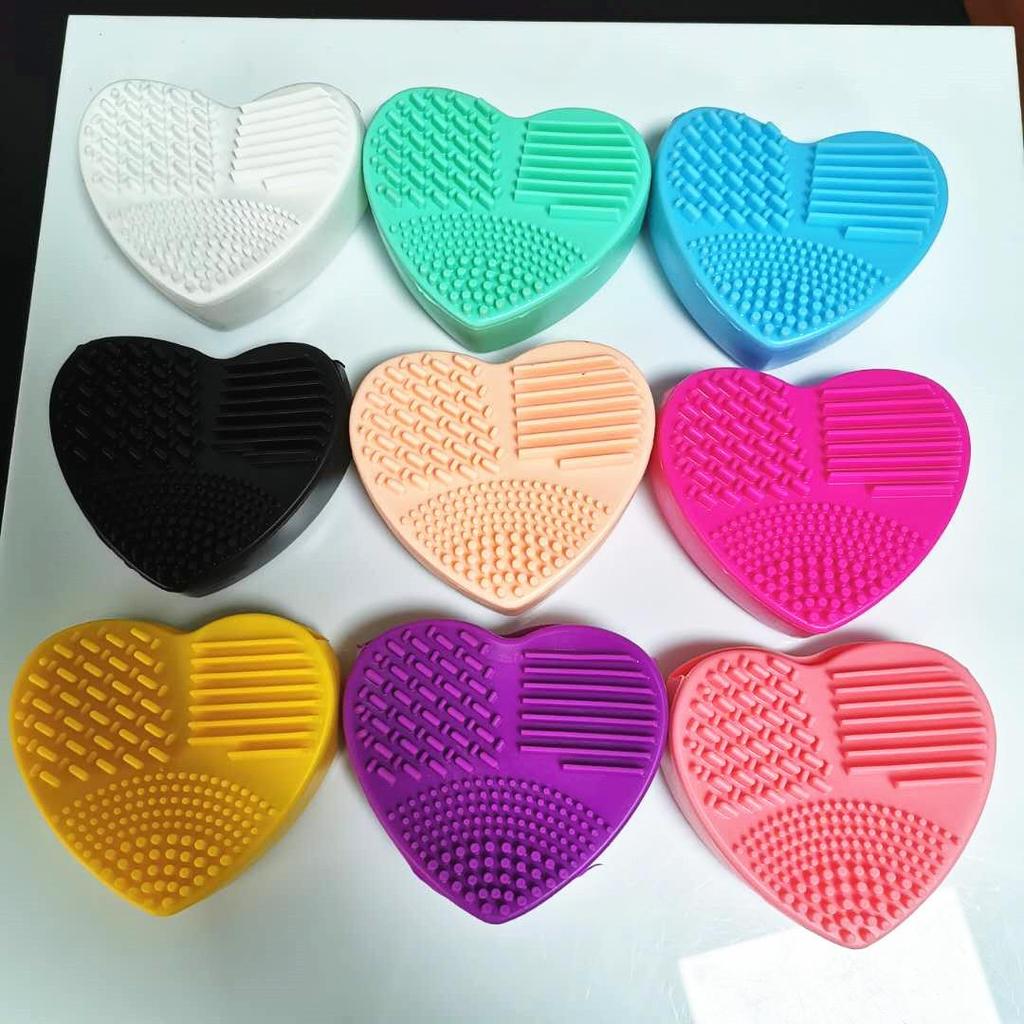 Heart-Shaped Silicone Makeup Brush Cleaner