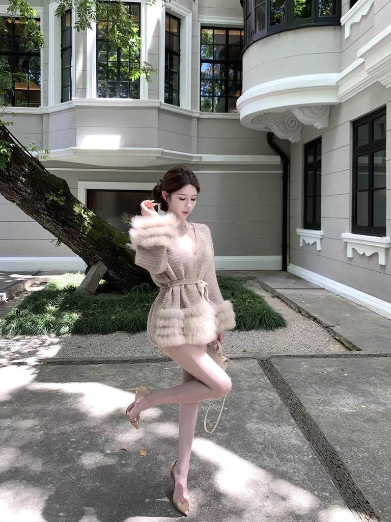 Lazy & Charming Women's V-neck Knitted Cardigan with Fox Fur - 2025 Autumn/Winter Collection