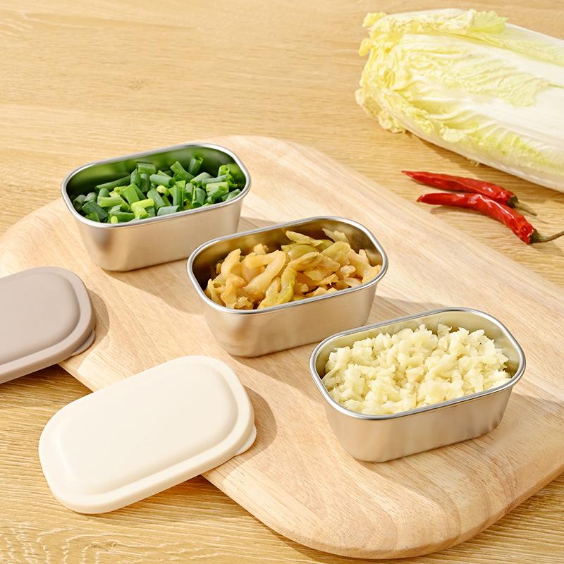 304 Stainless Steel Sauce Cup With Sealed Lid Seasoning Box Leak-Proof Silicone Cover Condiment Container Portable Storage Box