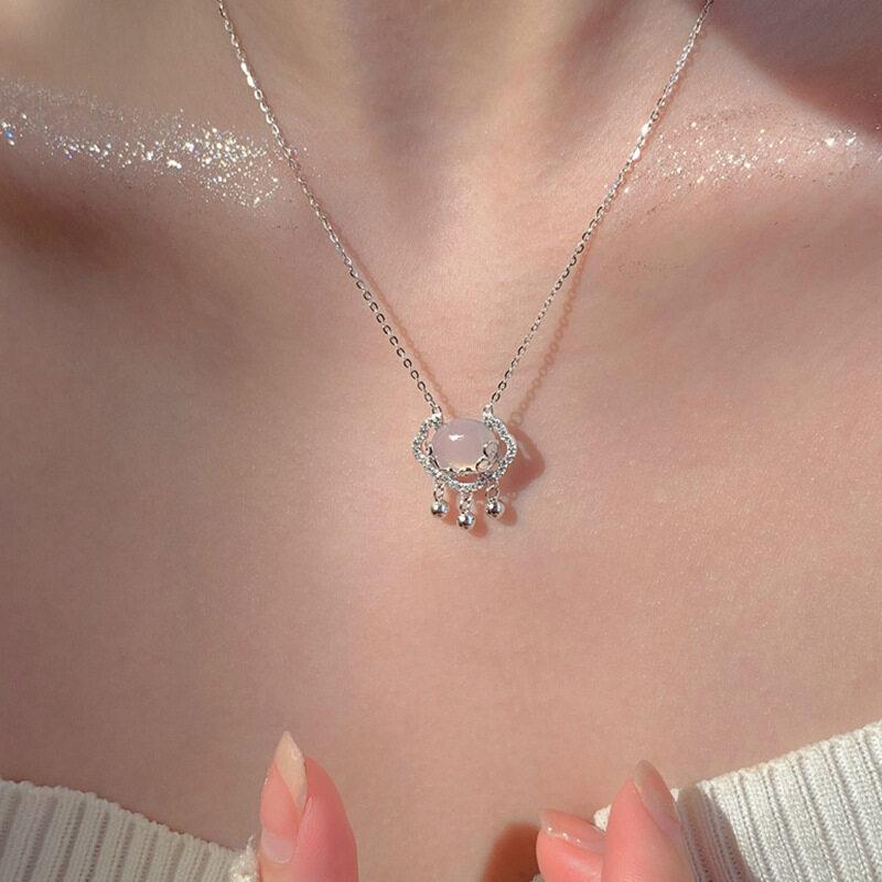 Small Bell Ruyi Longevity Lock Necklace Woman Simple Ins Round Pendant Necklaces Girl Party Jewelry Holiday Gifts