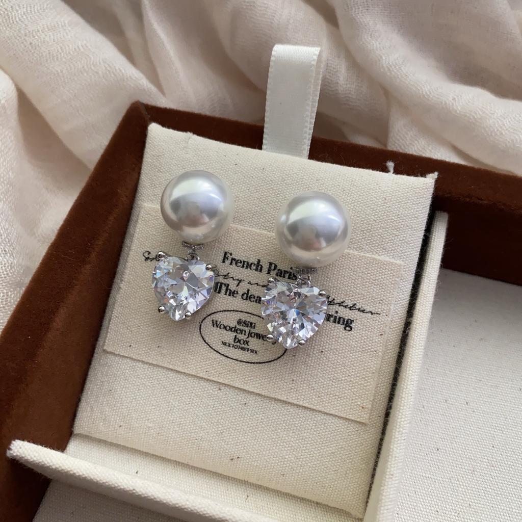 Romantic Heart-Shaped Gemstone Pearl Stud Earrings, Niche Design Sense, Zircon Pendant, Light Luxury And Elegant Temperament, Versatile