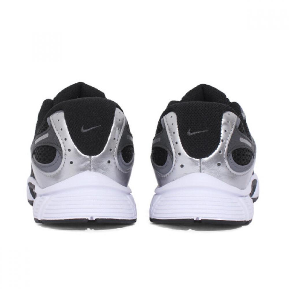 Nike V5 Rnr Running Shoe