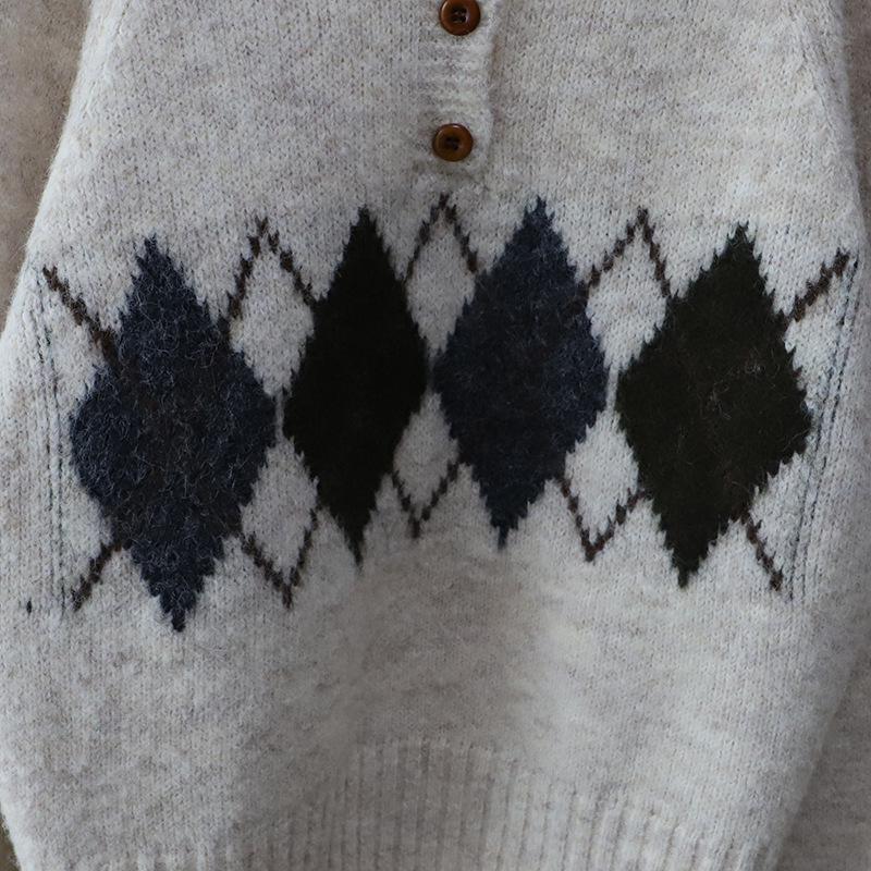 European Women’s Autumn/Winter Diamond Pattern Lapel Knit Sweater