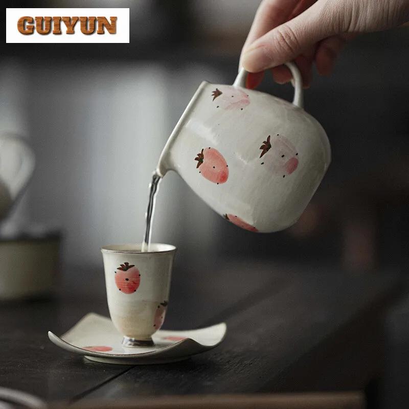 180ml Hand-painted Strawberry Ceramic Fair Cup with Handle Anti Scalding Tea Pitcher Tea Dispenser Justice Cup Kung Fu Teaset