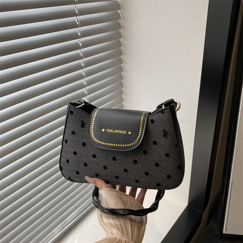 

Маленькая сумка высокого класса женская новая сумка на плечо подмышку сумка-мессенджер в горошек модная и универсальная чёрный