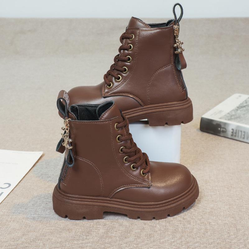 Jesienne i zimowe nowe dziecięce buty Martin, buty zamszowe dla chłopców, krótkie buty zamszowe dla chłopców, ciepłe dziewczęce buty skórzane z miękką podeszwą
