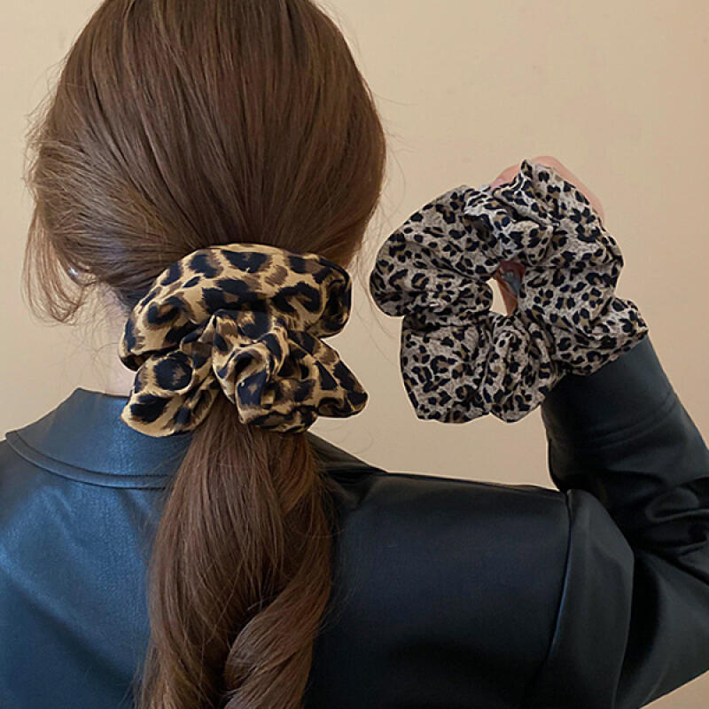 

Vivre Hopi Leopard Scrunchie Gopchang Hair Band Option 02