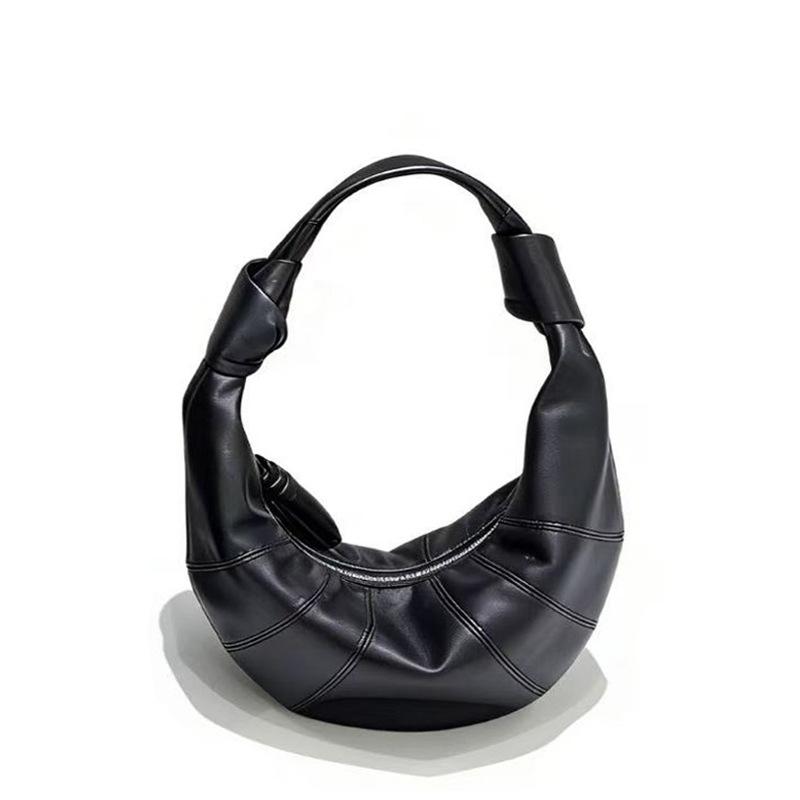 New sheepskin croissant bag niche design lazy wind croissant bag premium commuter leather portable shoulder bag women