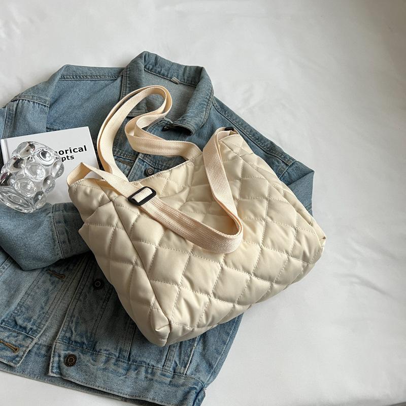 Large Capacity Bag for Women, Fashion and Casual Solid Color Diamond Grid Embroidered Thread Shoulder Bag, Commuting Tote Bags