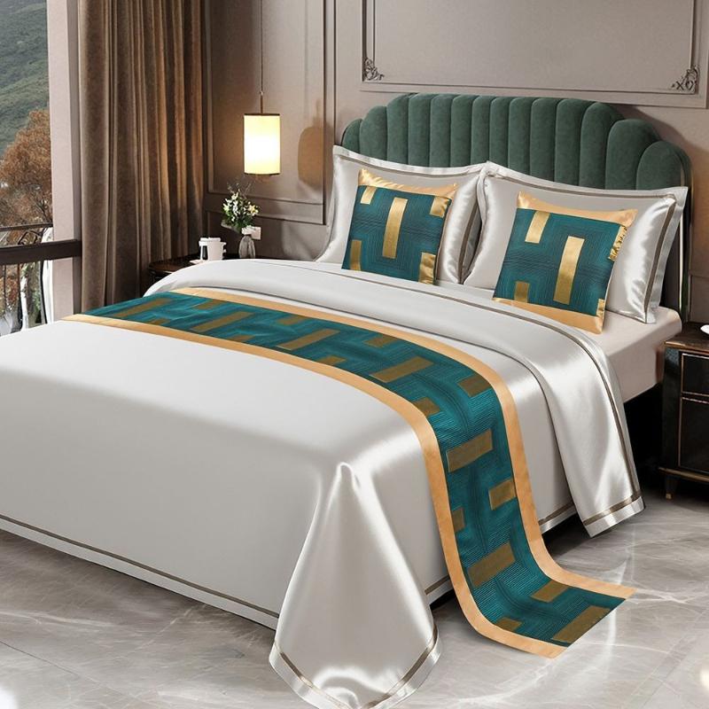 Four Season Universal Bed Runner Soft and Comfortable Air Conditioning Blanket High End Bed End Blanket for Homestay Hotels Home Decoration Towel