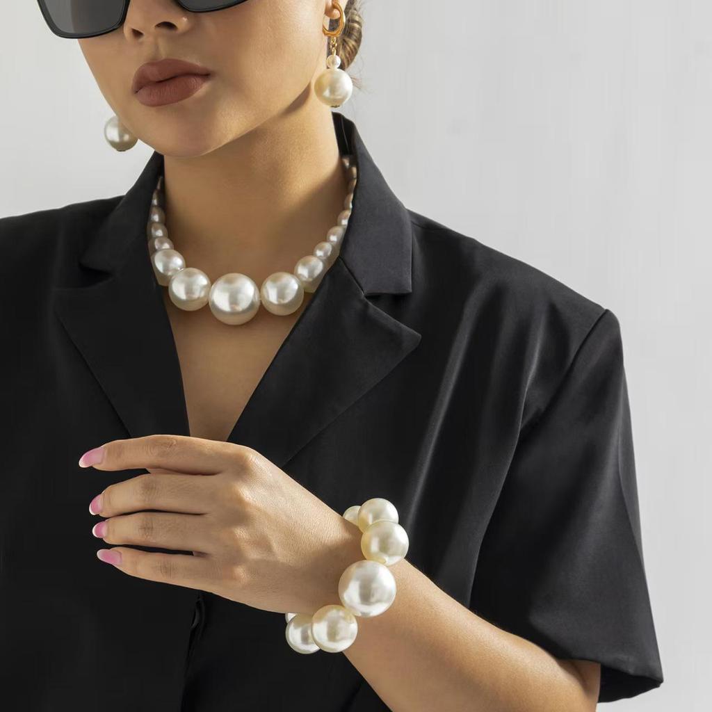Collana a Strati con Perle Imitazione Retro - Stile Europeo & Americano, Choker Esagerato alla Moda, Design di Lusso Leggero