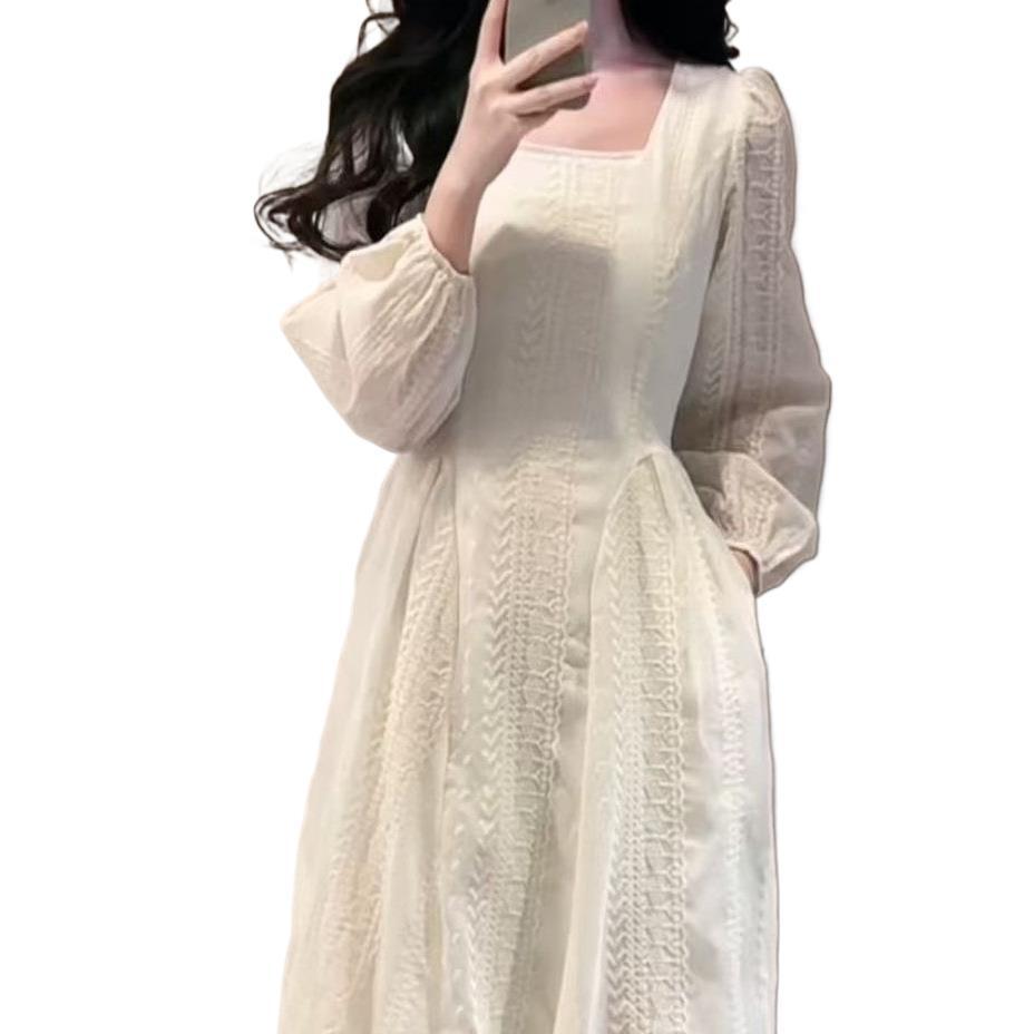 2025 Korean Style Square Neck Pear & Apricot Long Dress - Elegant Early Autumn Waist-Cinching Design for Women