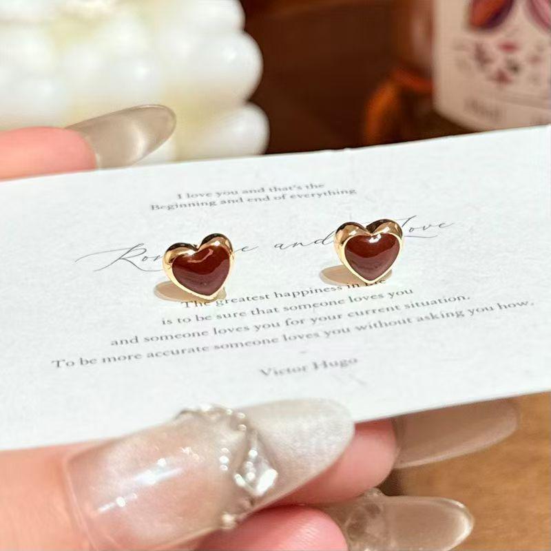 Elegant 2025 Red Autumn Earrings: Exquisite, Luxurious, and Beautiful for Women.