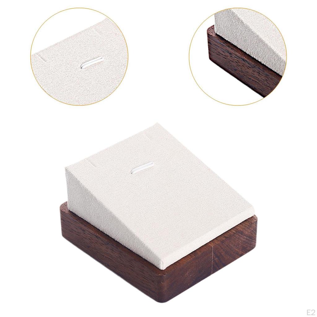 Schicker Holz-Halsketten-Organizer für die elegante Schmuckaufbewahrung