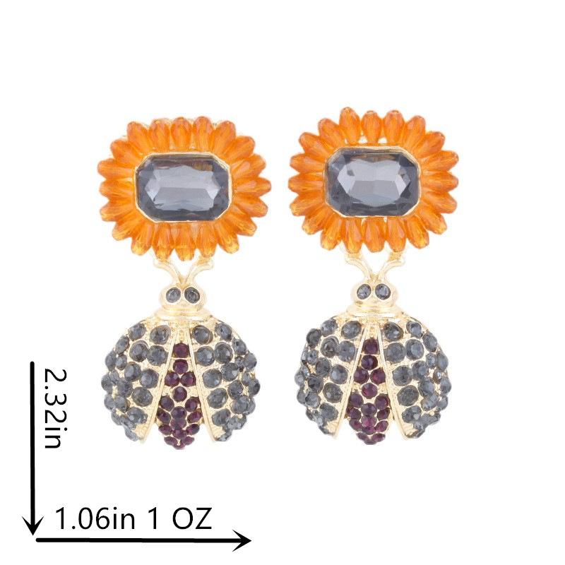 Retro Luxury Alloy Flash Diamond Flower Earrings Women's Trendy Versatile Ear Jewelry Elegant Design Sensation Stud Earrings