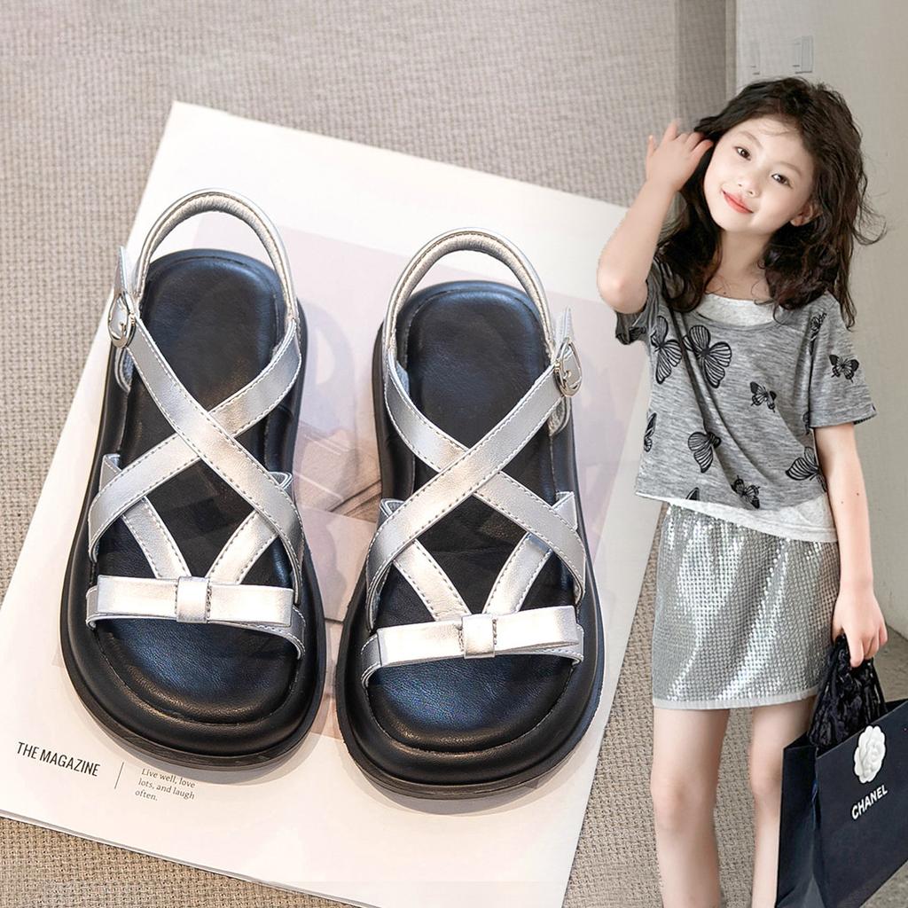 Girls sandals Korean version of little girl open-toed princess shoes summer 2025 new student versatile beach shoes fashion