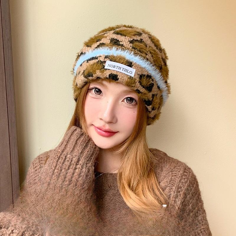 2026 autumn and winter new Korean leopard print knitted hat big head circumference showing face small wool hat fashionable versatile casual cold hat