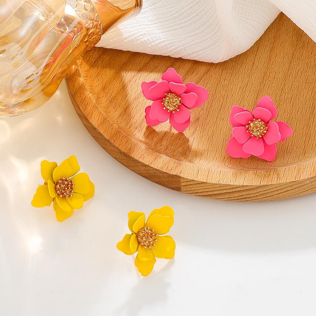 Matte Pink Layered Flower Stud Earrings Sparkly Bead Center Three Dimensional Floral Ear Jewelry for Women Summer Daily Wear