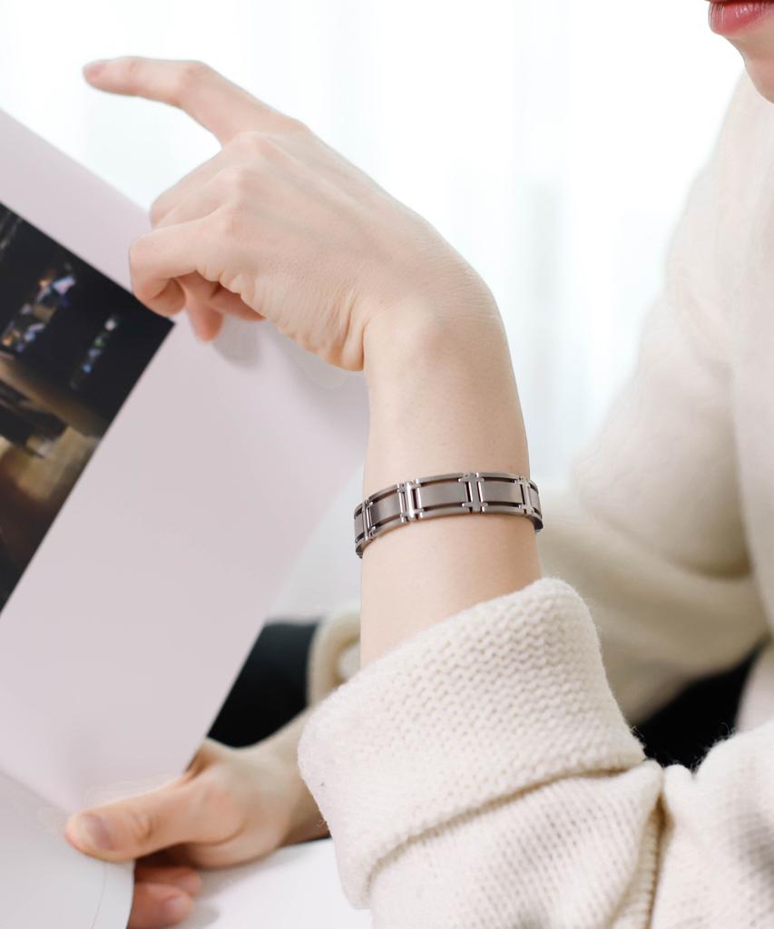 Sabona London 347 Executive Symmetry Silver Magnetic Bracelet