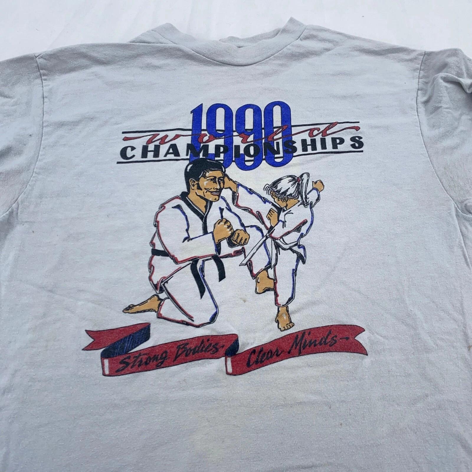vintage 1990 KARATE WORLD CHAMPIONSHIPS STRONG BODIES CLEAR MINDS T-Shirt S/M XL