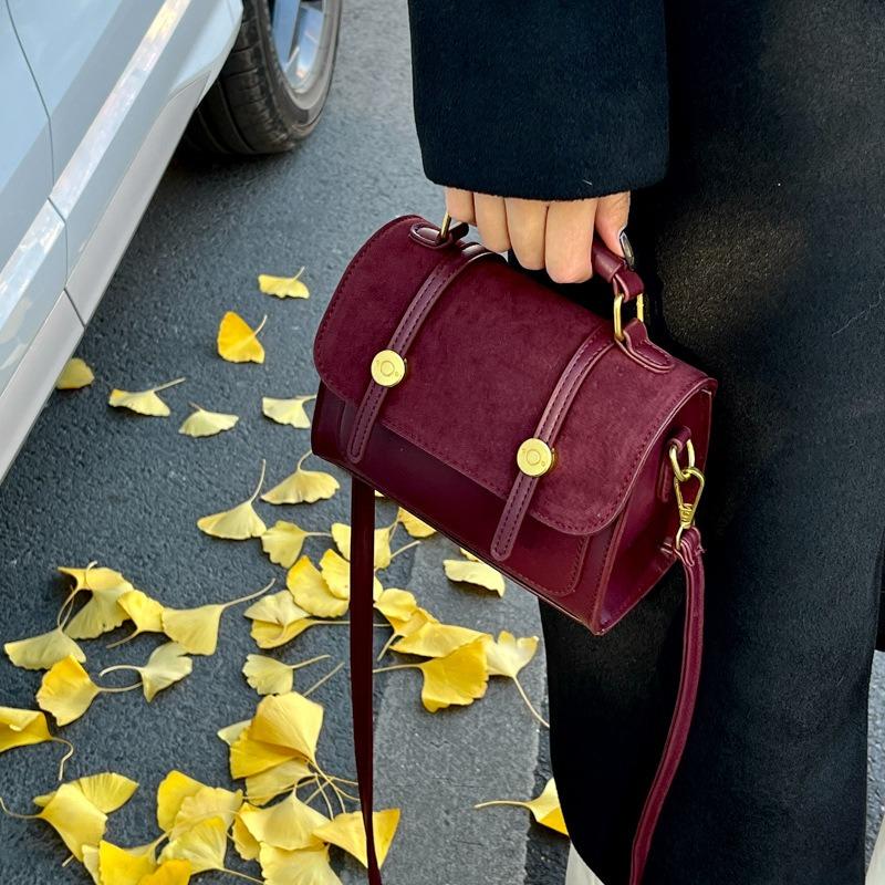 Retro Hand Carry Small Square Bag Women's New High-end Casual Shoulder Messenger Bag Versatile Commuter Bag