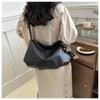 Large-capacity bag women's autumn and winter versatile new retro niche design single shoulder messenger bag pleated dumpling bag