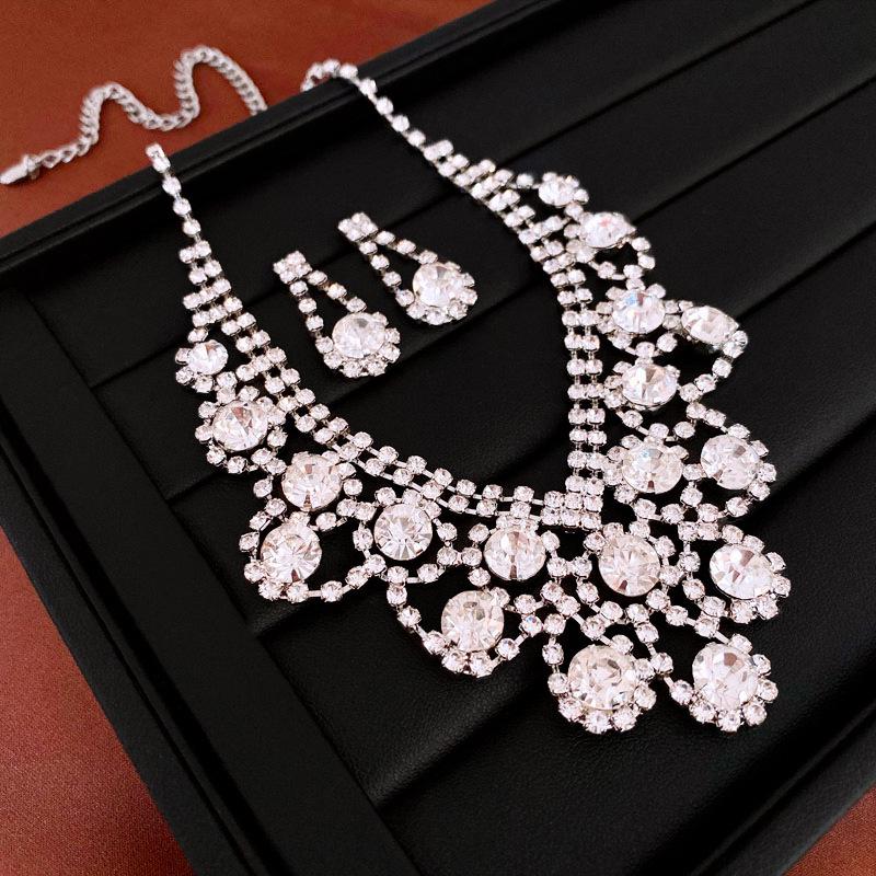 Set Colier și Cercei Geometrice cu Diamante Zirconiu - Bijuterii Elegante de Lux Ușor