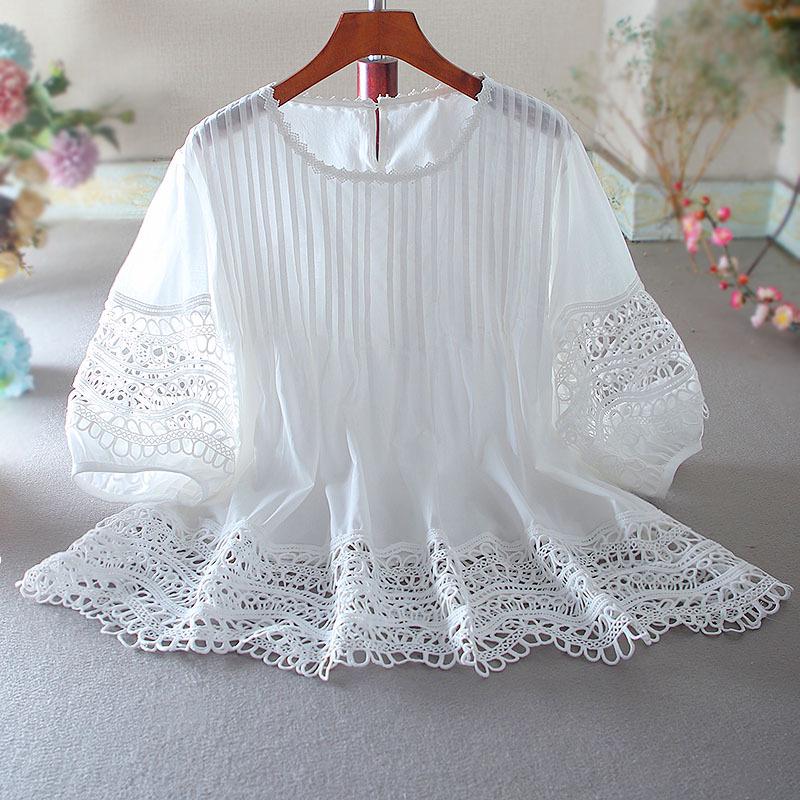 

Chic Foreign Style OL Hollow Lace Ruffle Slimming A-line Shirt Top M (Recommended for 90-115 jin) білий