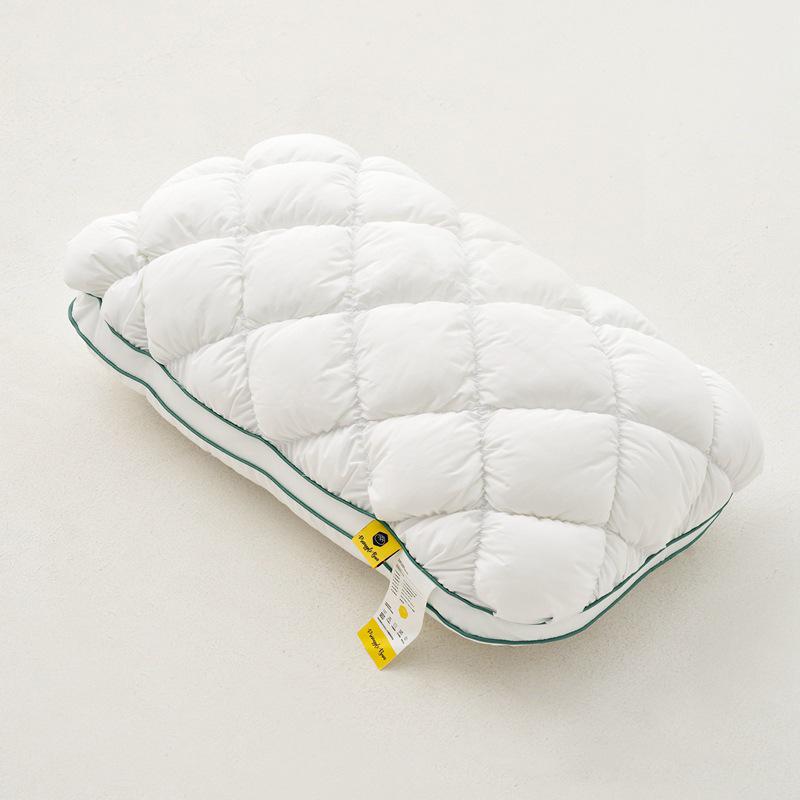 

Pineapple Pillow: Crispy Core for Four Seasons, Supports Sleep & Cervical Spine, Ideal for Dormitory or Home Use. 48*74 cm